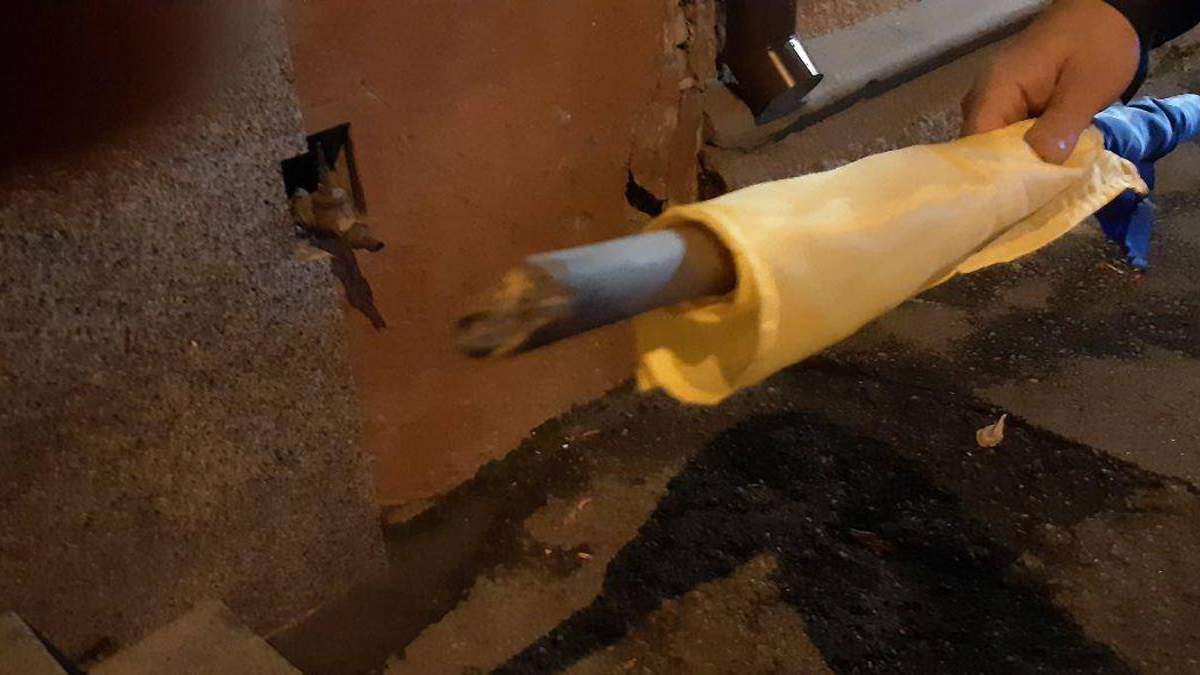 У Дніпрі понівечили прапор: одного чоловіка затримали У Дніпрі понівечили прапор: одного чоловіка затримали