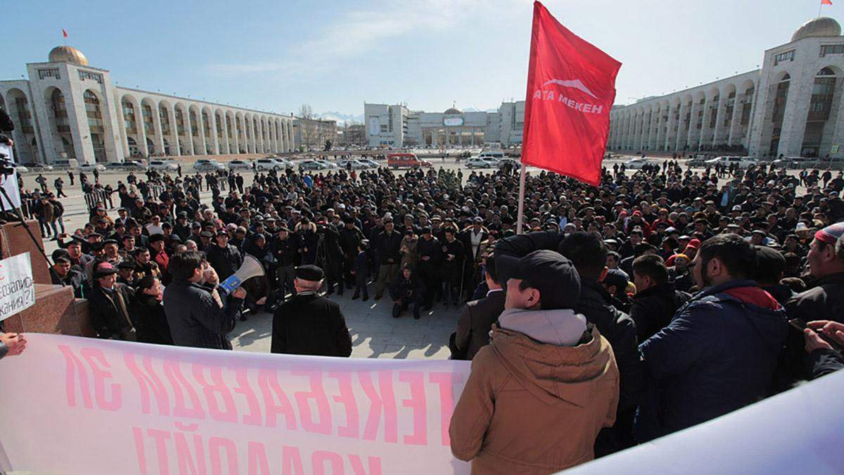 Росія хоче призупинити фінансову допомогу Киргизстану Росія хоче призупинити фінансову допомогу Киргизстану