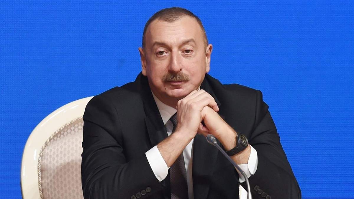 Азербайджан: прекратить огонь в Карабахе предложила Армения Азербайджан: прекратить огонь в Карабахе предложила Армения