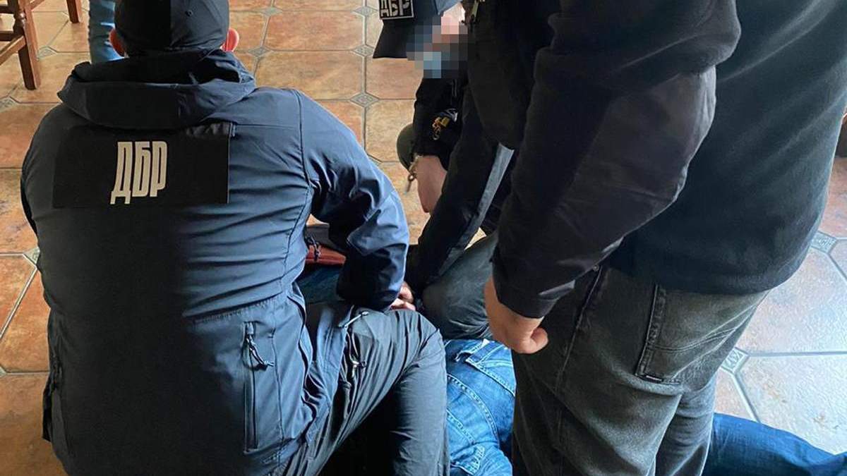 Харків'янин шантажував детектива ДБР розголошенням таємниць Харків'янин шантажував детектива ДБР розголошенням таємниць