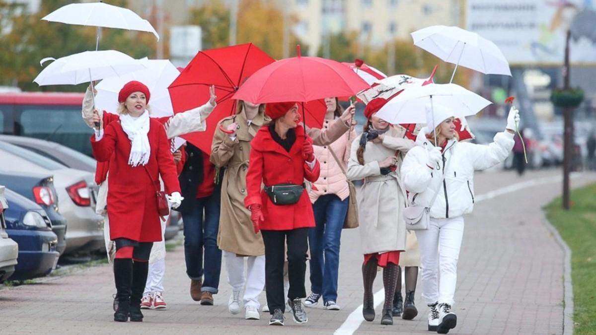 В Минске - марши женщин и студентов: силовики задержали молодежь-видео В Минске - марши женщин и студентов: силовики задержали молодежь-видео