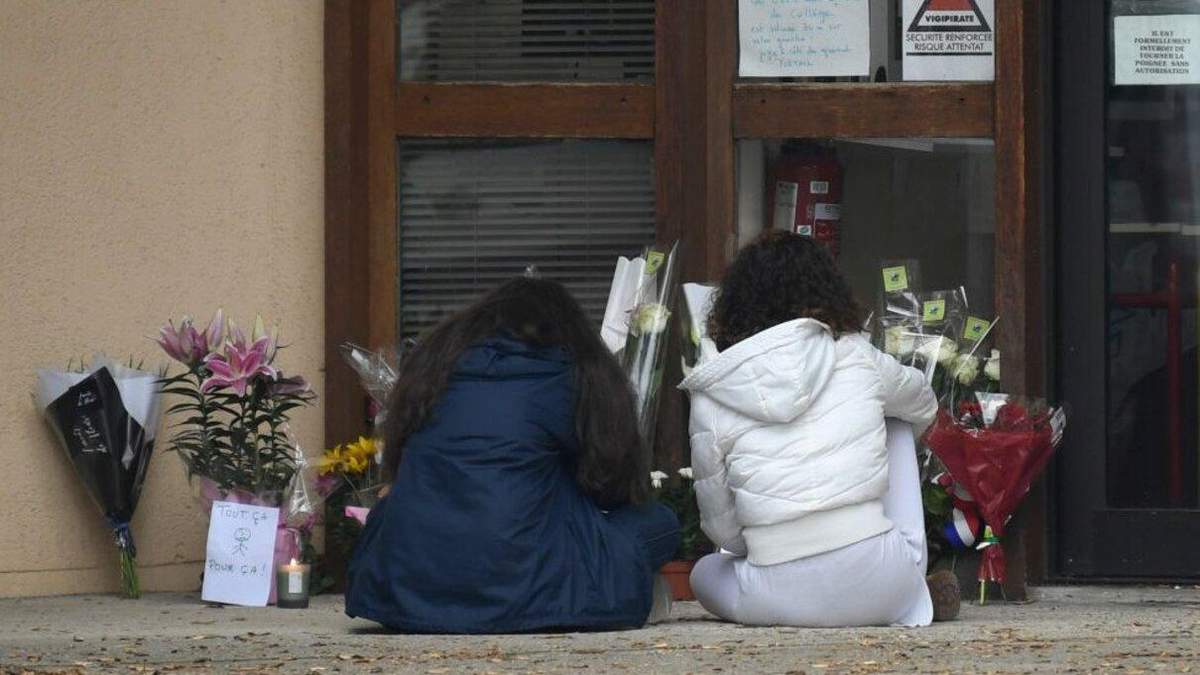 Как в России отреагировали на резонансное убийство в пригороде Парижа Как в России отреагировали на резонансное убийство в пригороде Парижа