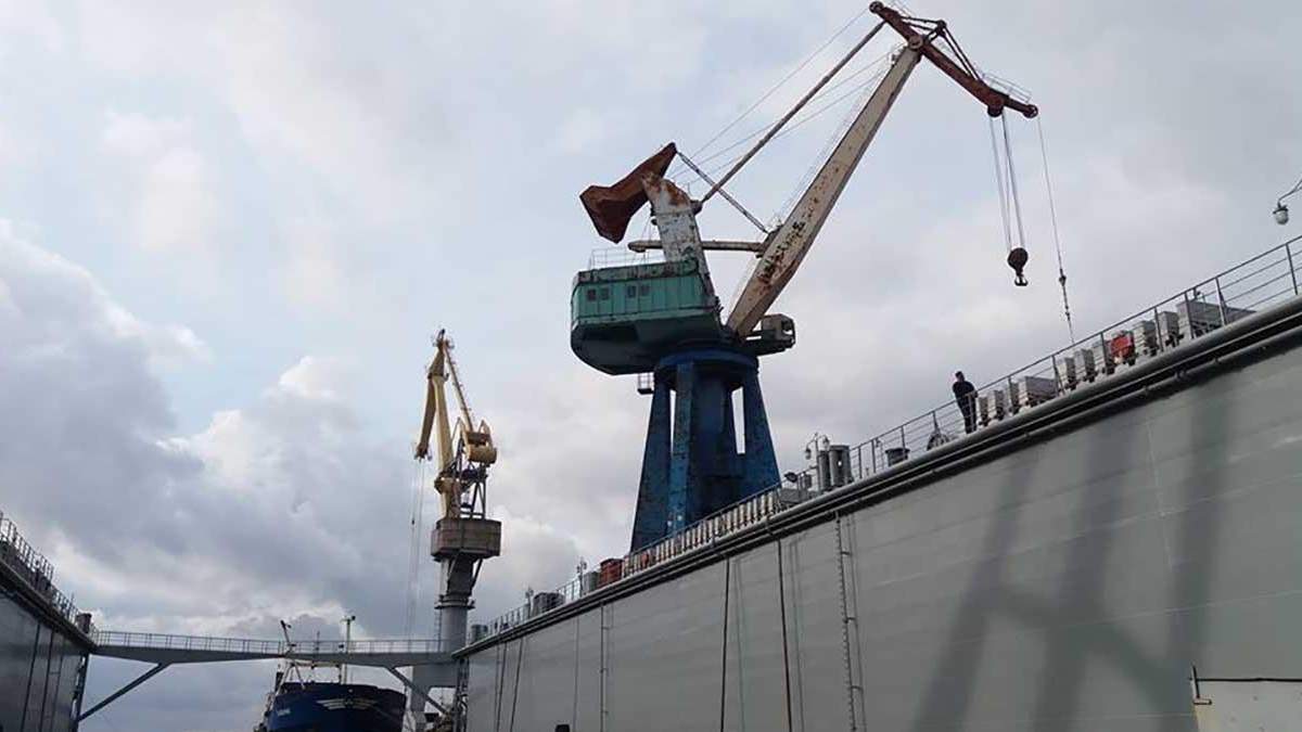 Херсонський завод побудує плавучий причал для ВМС України: вартість Херсонський завод побудує плавучий причал для ВМС України: вартість