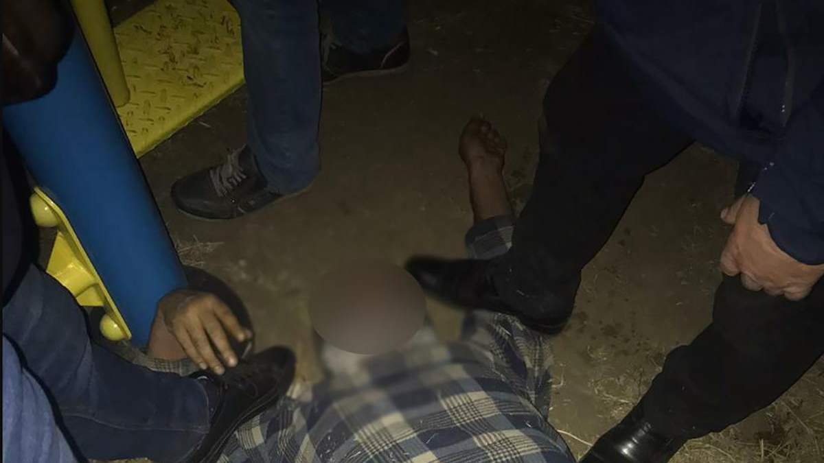 В Славянске мужчина напал с ножом на кандидата в мэры В Славянске мужчина напал с ножом на кандидата в мэры