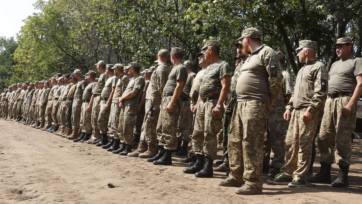 Заступник секретаря РНБО Кривонос пояснив, чому українська армія не здійснює наступ на Донбасі Заступник секретаря РНБО Кривонос пояснив, чому українська армія не здійснює наступ на Донбасі