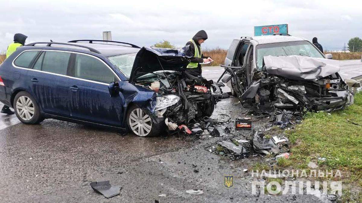 На Рівненщині у ДТП загинула жінка, яку везли до пологового На Рівненщині у ДТП загинула жінка, яку везли до пологового
