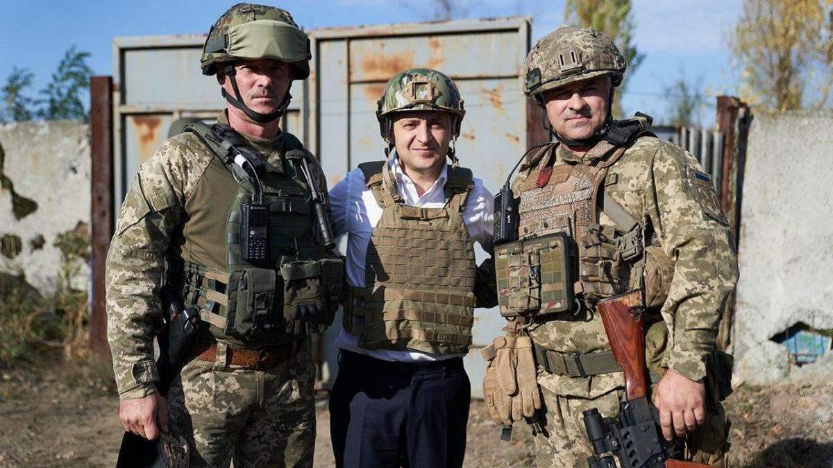 Зеленський похвалився, що його депутати відвідають військових на передовій Зеленський похвалився, що його депутати відвідають військових на передовій