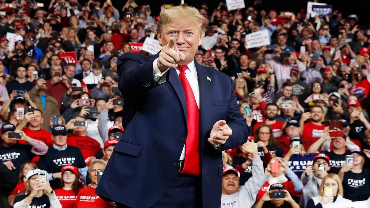 Дональд Трамп на виступі в Огайо Дональд Трамп на виступі в Огайо