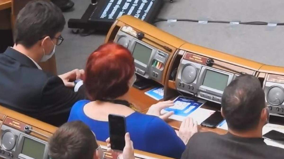 "Слуга народу" Третьякова пропонує скасувати перенесення робочих днів через свята - Цензор.НЕТ 7439