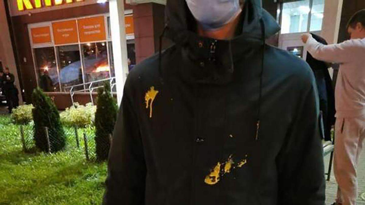 В Минске протестующих обстреляли из пейнтбольного оружия фото 18+ В Минске протестующих обстреляли из пейнтбольного оружия фото 18+
