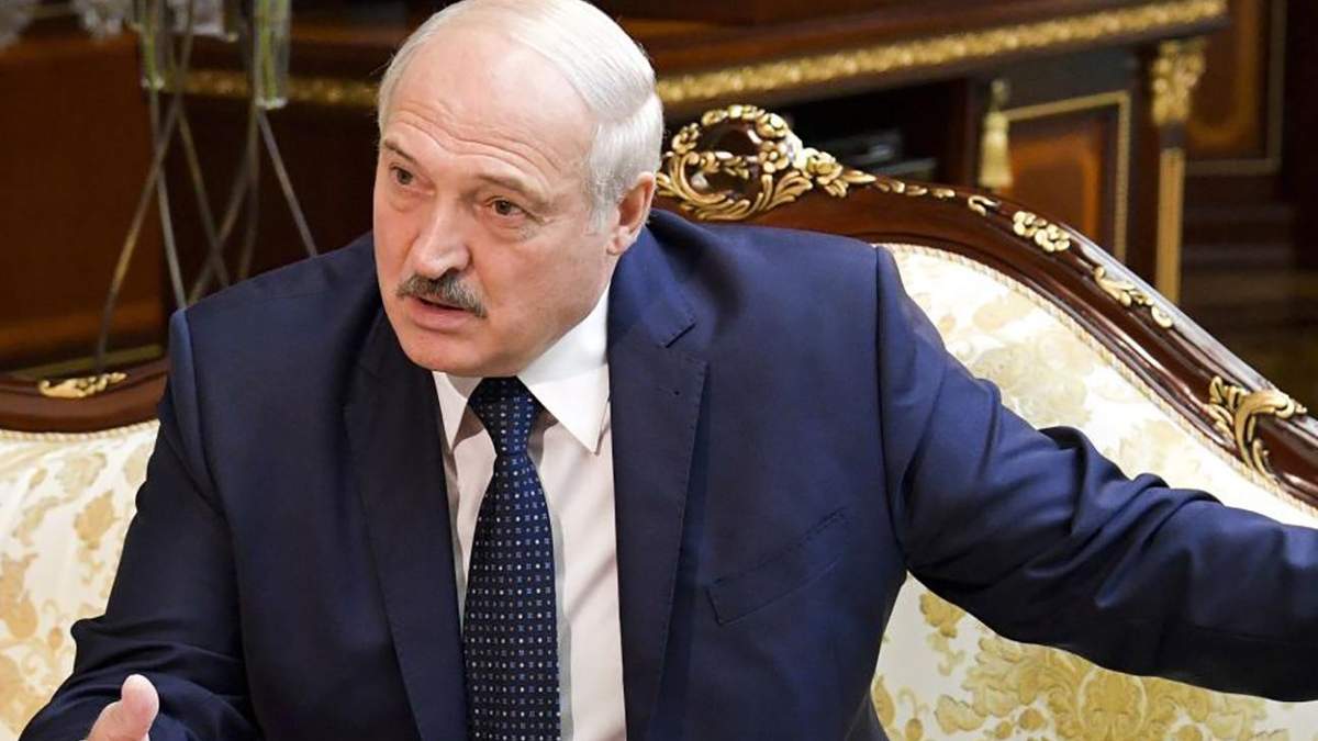 Лукашенко вимагає відрахувати з вишів протестуючих студентів Лукашенко вимагає відрахувати з вишів протестуючих студентів