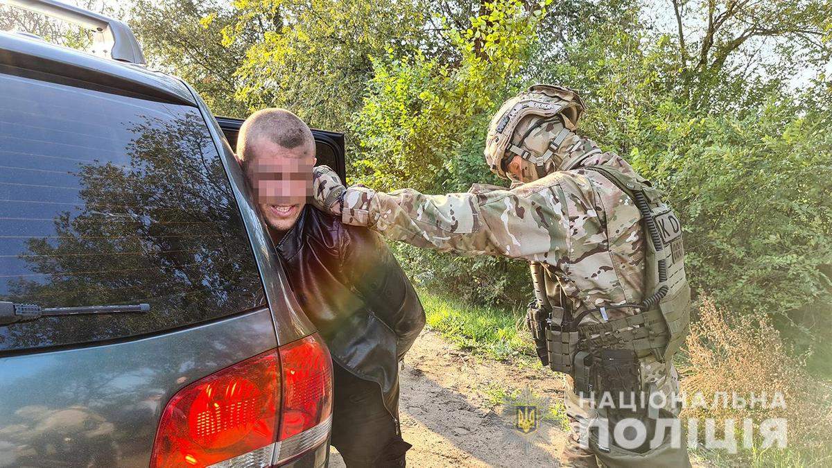 28 жовтня у Миколаєві спецназ жорстко затримав озброєних бандитів 28 жовтня у Миколаєві спецназ жорстко затримав озброєних бандитів