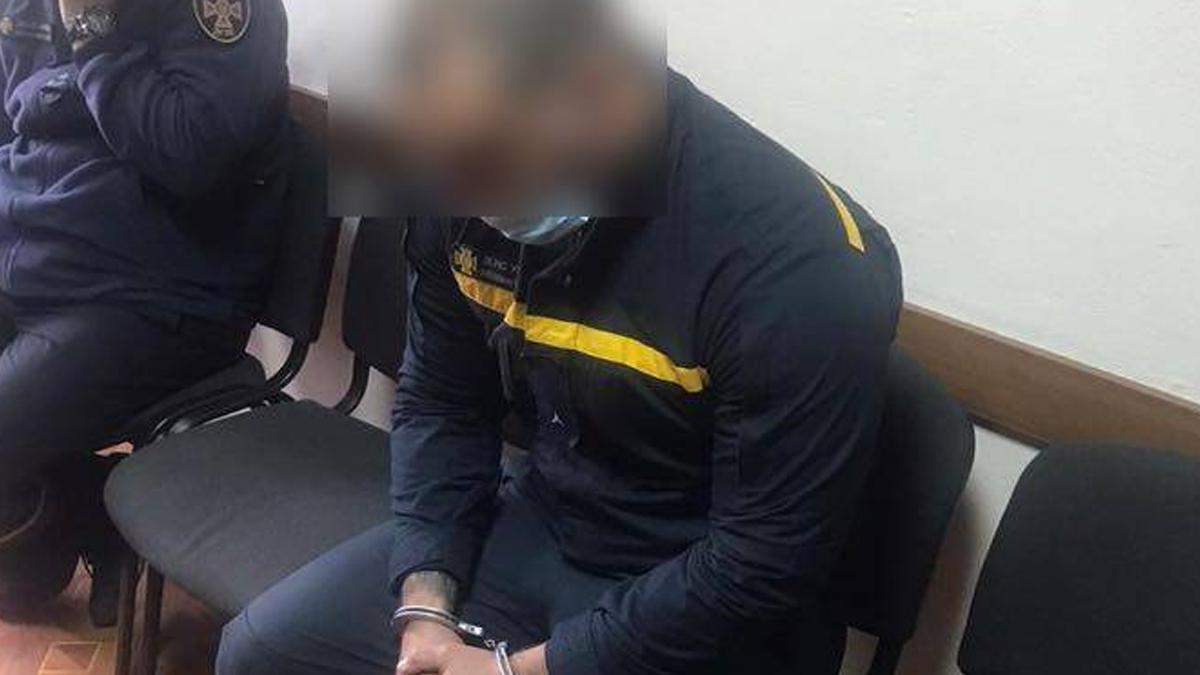 Поліція затримала пожежника: він підпалюва в Одесі машини за гроші Поліція затримала пожежника: він підпалюва в Одесі машини за гроші