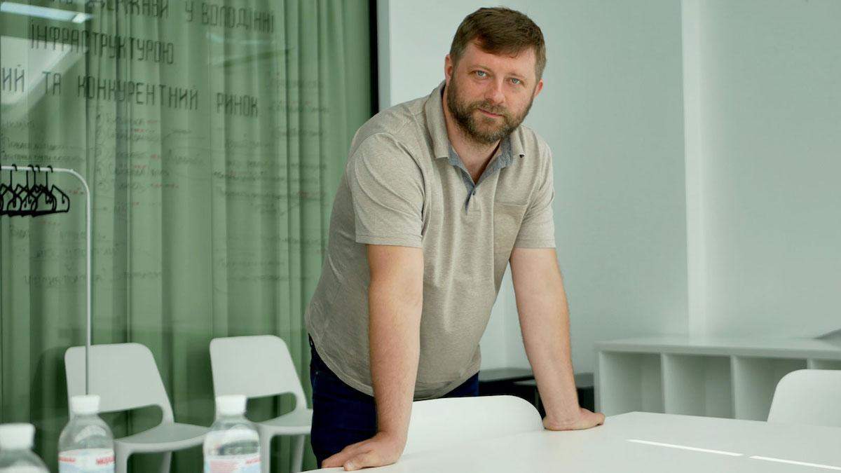 Корнієнко анонсував кадрові чистки в ОДА та РДА після місцевих виборів Корнієнко анонсував кадрові чистки в ОДА та РДА після місцевих виборів
