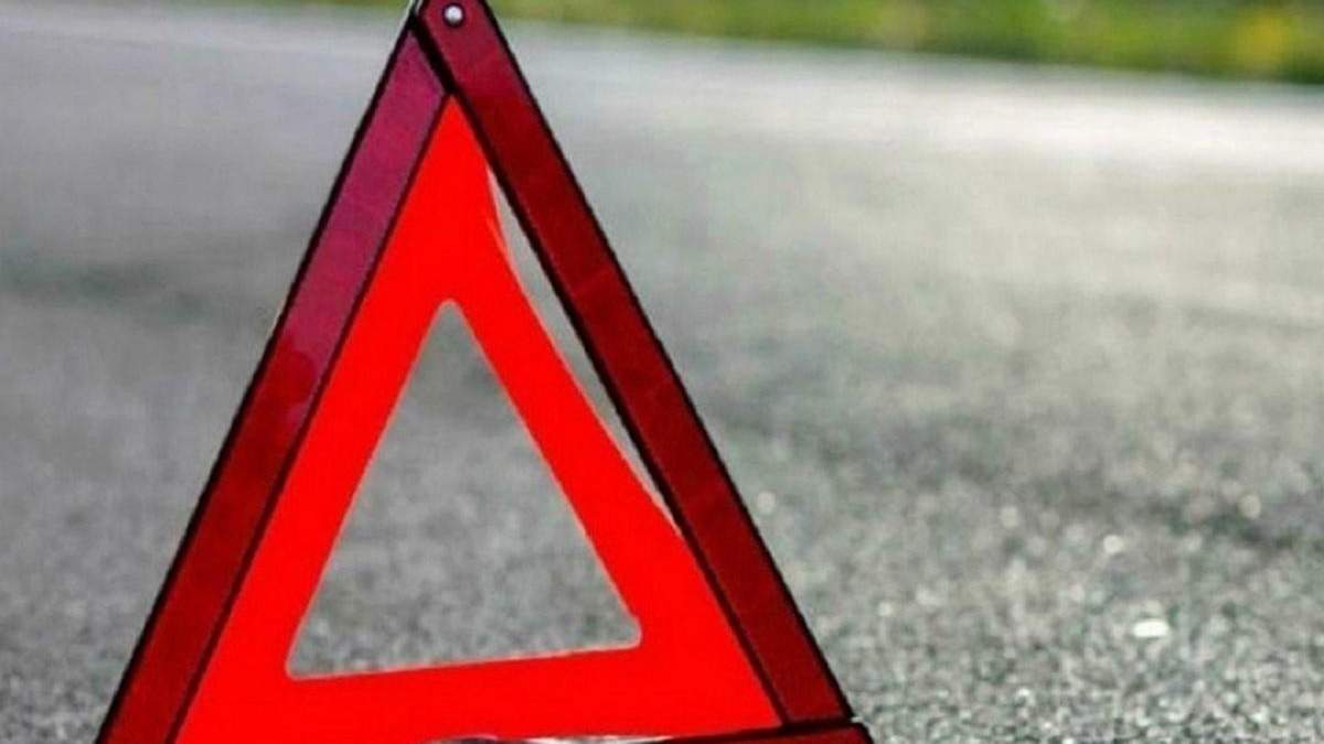 В Ізмаїлі п'яний водій влетів у дерево 31.10.2020: є жертви - фото В Ізмаїлі п'яний водій влетів у дерево 31.10.2020: є жертви - фото
