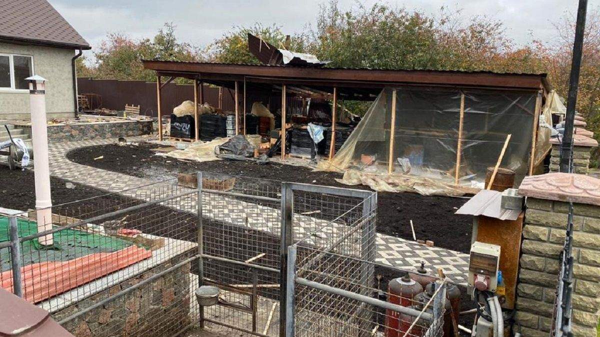 Фасував боєприпаси: на Київщині від вибуху загинув чоловік Фасував боєприпаси: на Київщині від вибуху загинув чоловік