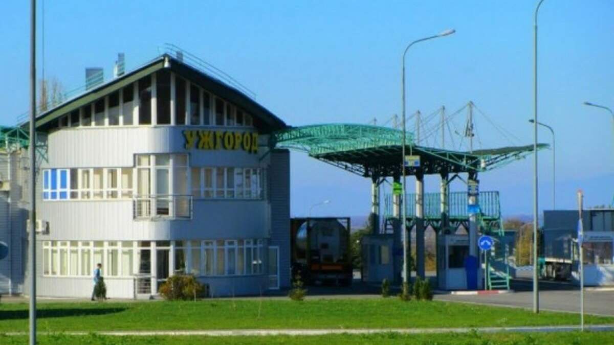 На кордоні виявили вантажівку яка перевозила психотропи як гумдопомогу На кордоні виявили вантажівку яка перевозила психотропи як гумдопомогу