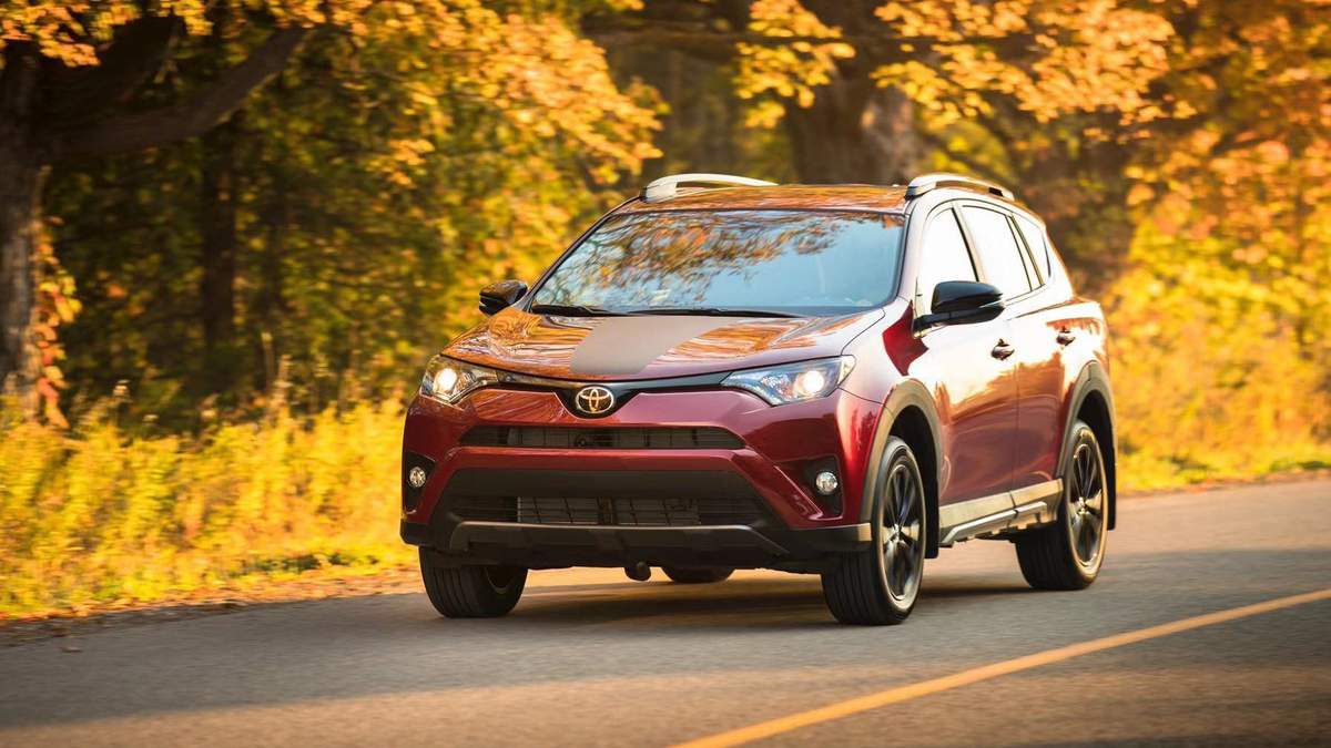 Нацбанк придбав 7 коштовних автівок за 9,8 мільйона гривень Нацбанк придбав 7 коштовних автівок за 9,8 мільйона гривень