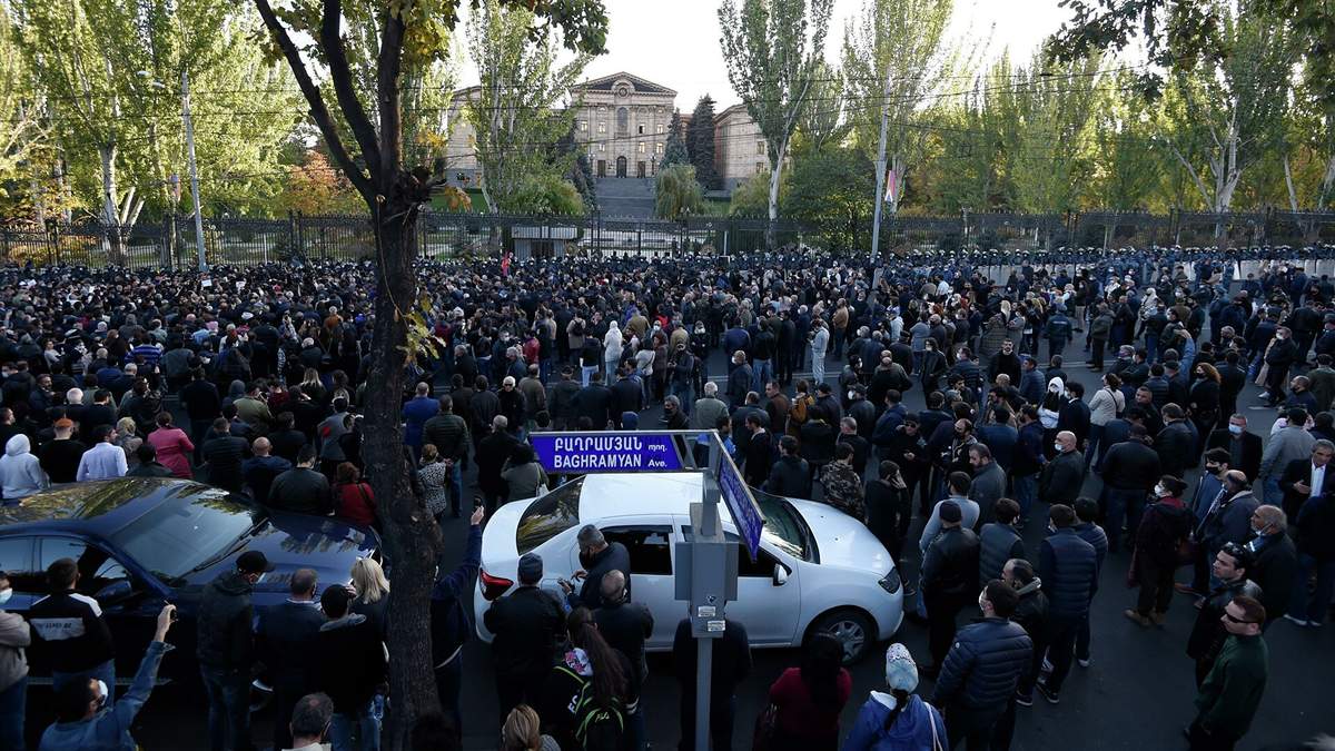 У Вірменії затримали 10 опозиційних лідерів: причини – відео У Вірменії затримали 10 опозиційних лідерів: причини – відео