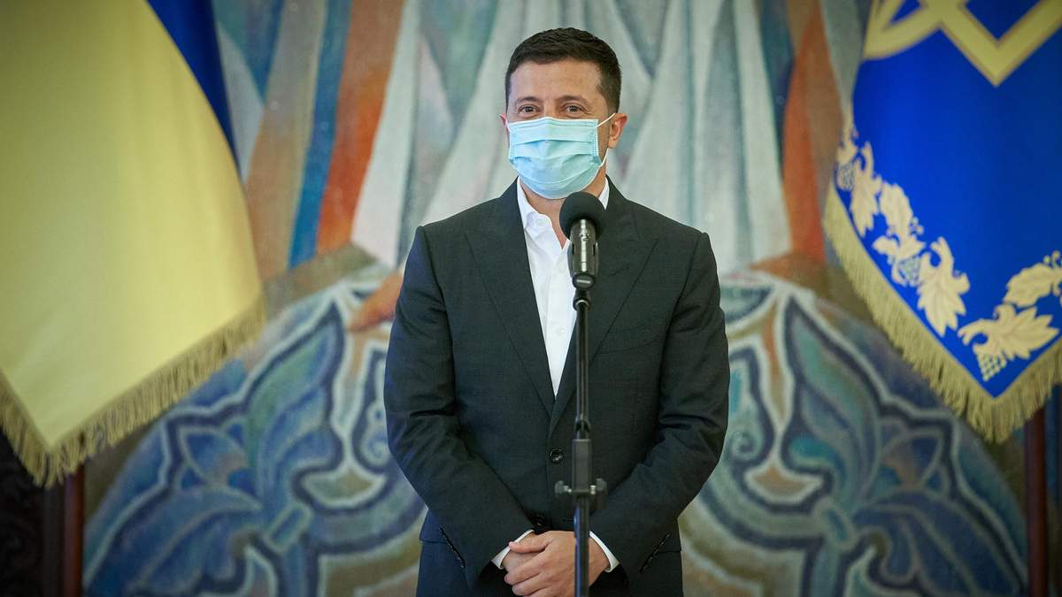 Зеленський підписав закон про штрафи за відсутність масок у громадських місцях і транспорті Зеленський підписав закон про штрафи за відсутність масок у громадських місцях і транспорті