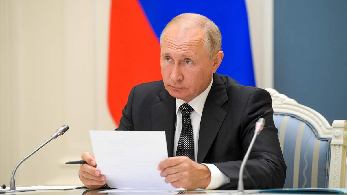 Продукти під забороною: Путін продовжив контрсанкції щодо Заходу Продукти під забороною: Путін продовжив контрсанкції щодо Заходу