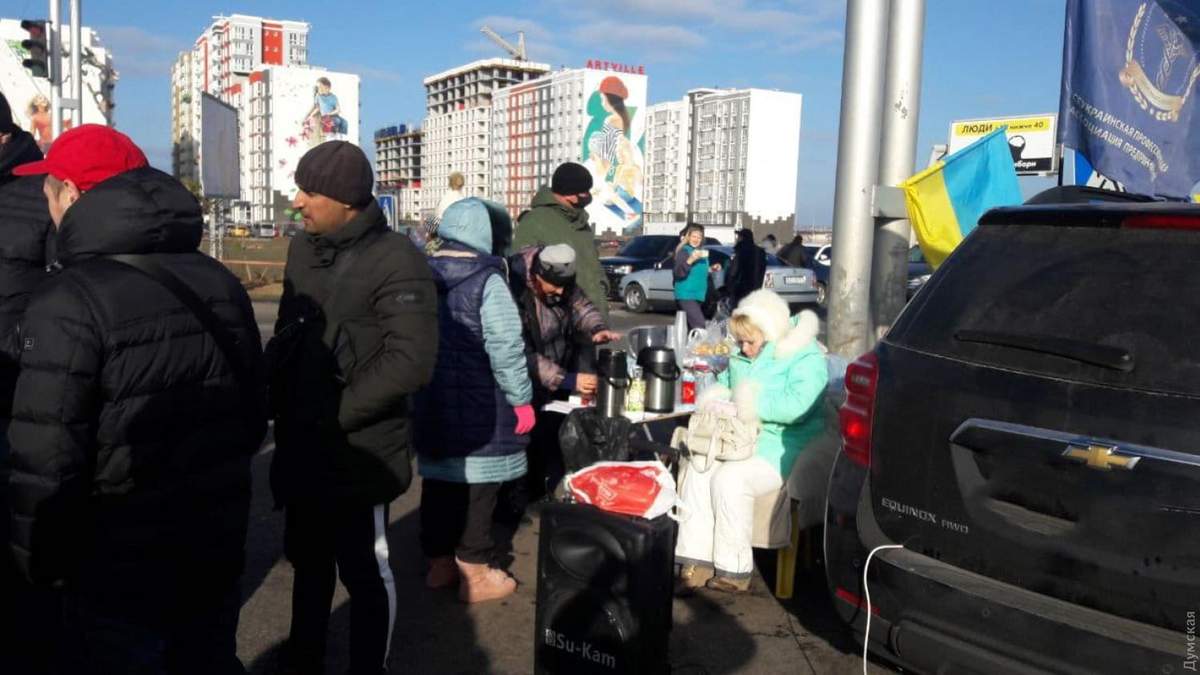 Работники 7 километра в Одессе протестуют против локдауну на выходных Работники 7 километра в Одессе протестуют против локдауну на выходных