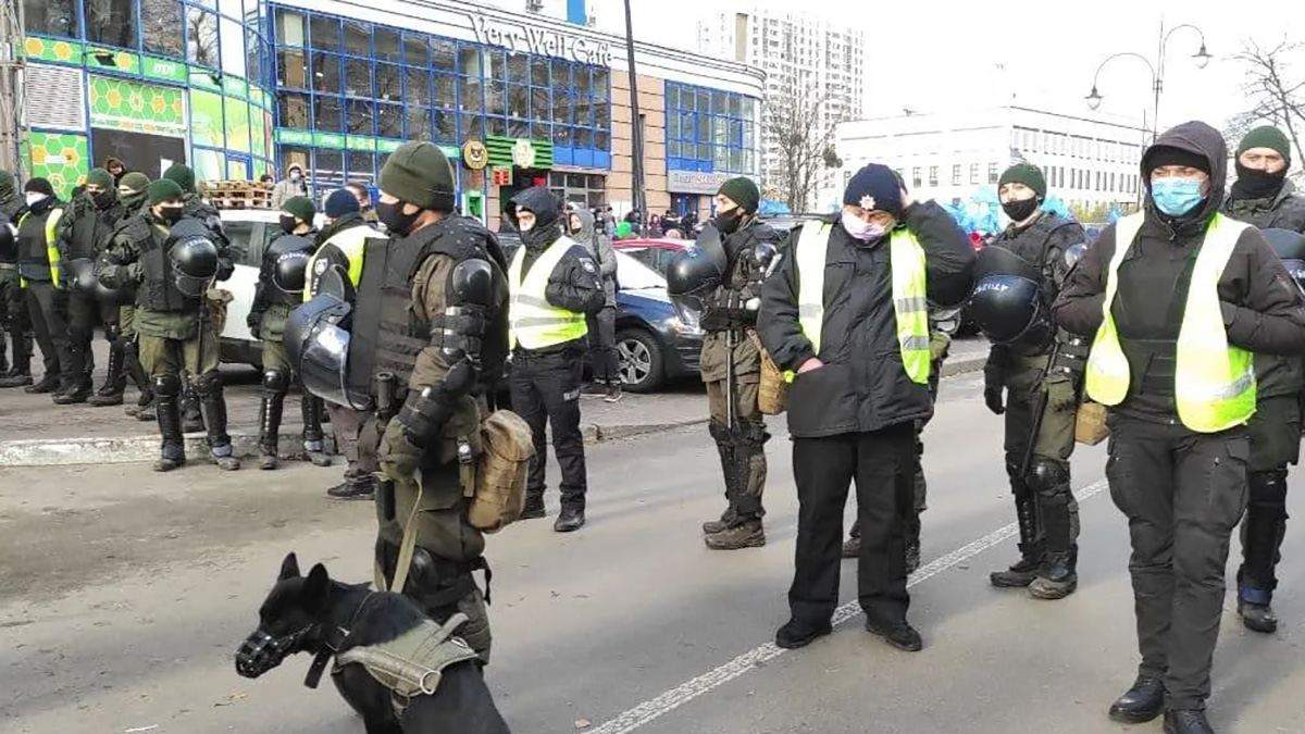 Мітинг ОПЗЖ біля посольства США у Києві: силовики оточили – відео Мітинг ОПЗЖ біля посольства США у Києві: силовики оточили – відео