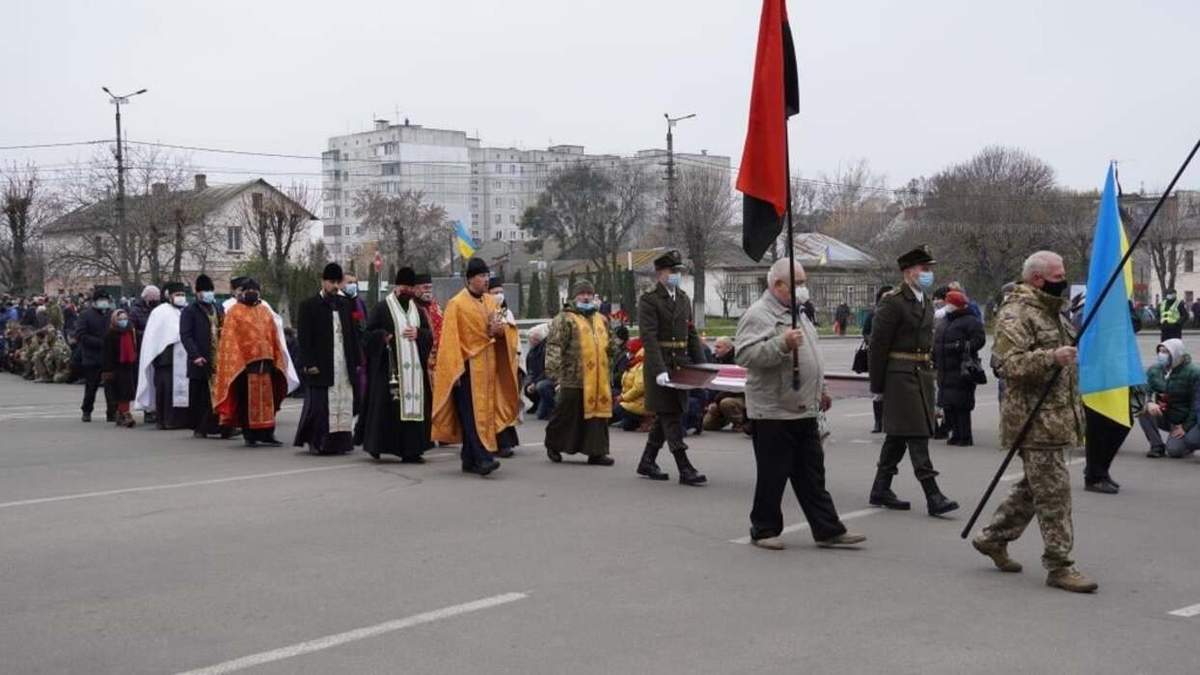 У Фастові попрощались із загиблим під Авдіївкою Мінкіним: фото У Фастові попрощались із загиблим під Авдіївкою Мінкіним: фото