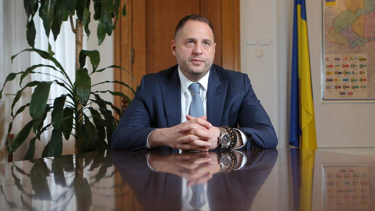 Ермак назвал три шага к выходу из конституционного кризиса Ермак назвал три шага к выходу из конституционного кризиса