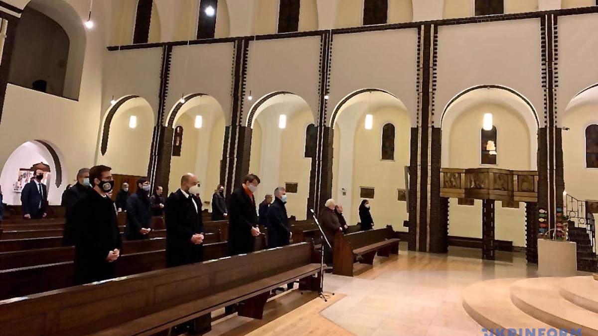 У Берліні вшанували пам’ять жертв Голодомору в Україні У Берліні вшанували пам’ять жертв Голодомору в Україні