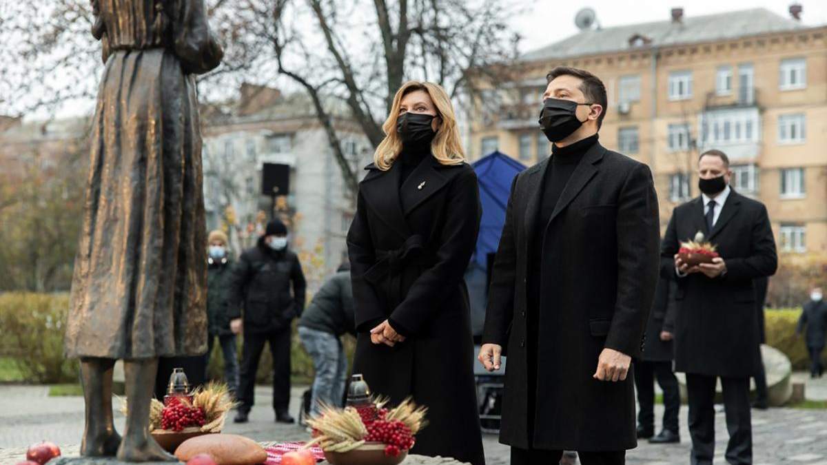 Зеленский почтил память жертв Голодомора в Украине фото Зеленский почтил память жертв Голодомора в Украине фото