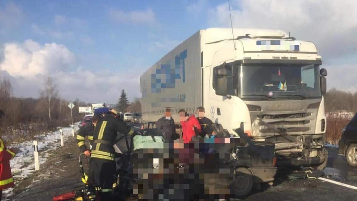 ДТП на Закарпатті 30.11.2020: загинули 4 людей – фото, відео ДТП на Закарпатті 30.11.2020: загинули 4 людей – фото, відео