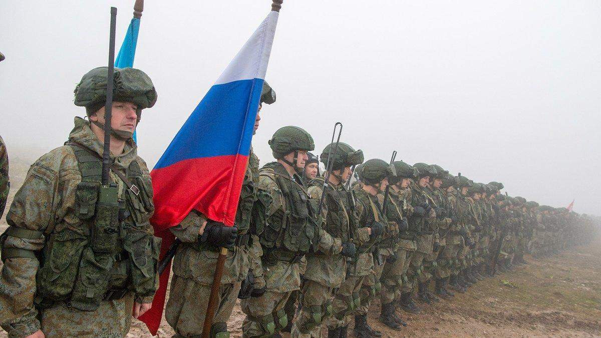На Донбасі перебувають 35,5 тисяч російських військових На Донбасі перебувають 35,5 тисяч російських військових