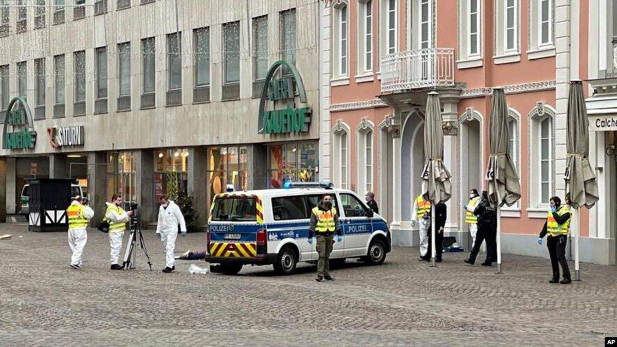Жахлива аварія у місті Трір: 5 загиблих, серед них немовля Жахлива аварія у місті Трір: 5 загиблих, серед них немовля