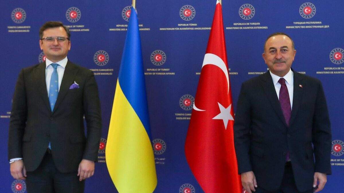 Кулеба зустрівся з міністром закордонних справ Туреччини: деталі Кулеба зустрівся з міністром закордонних справ Туреччини: деталі
