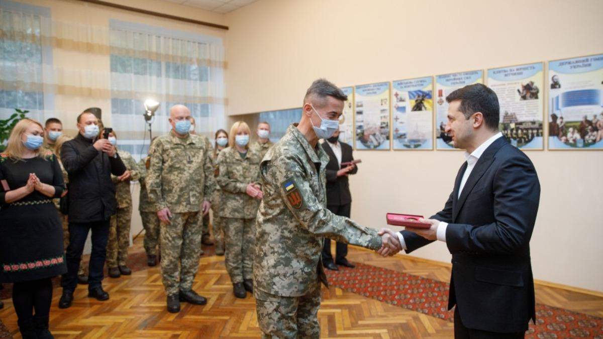 В Україні відзначають День волонтера: привітання Зеленського В Україні відзначають День волонтера: привітання Зеленського