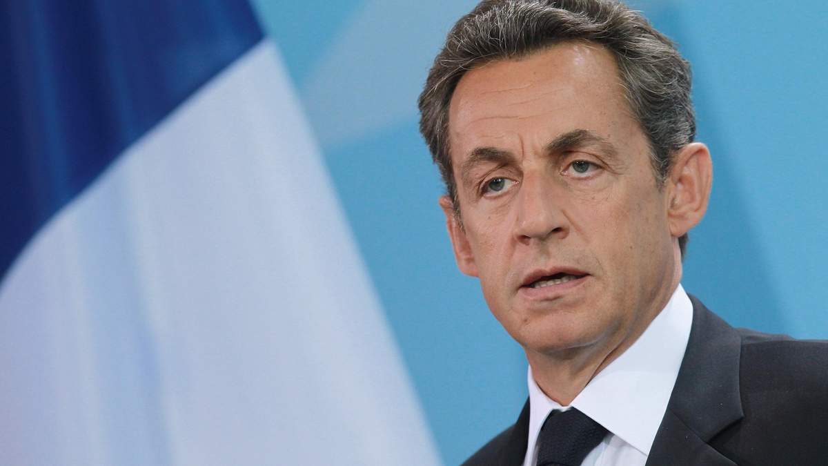 Прокуратура Франции требует для Саркози 4 года тюрьмы