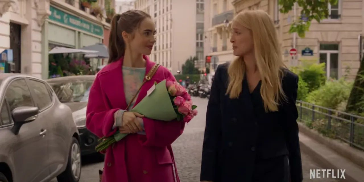 Світле вбрання у поєднанні з яскравим пальтом Світле вбрання у поєднанні з яскравим пальтом