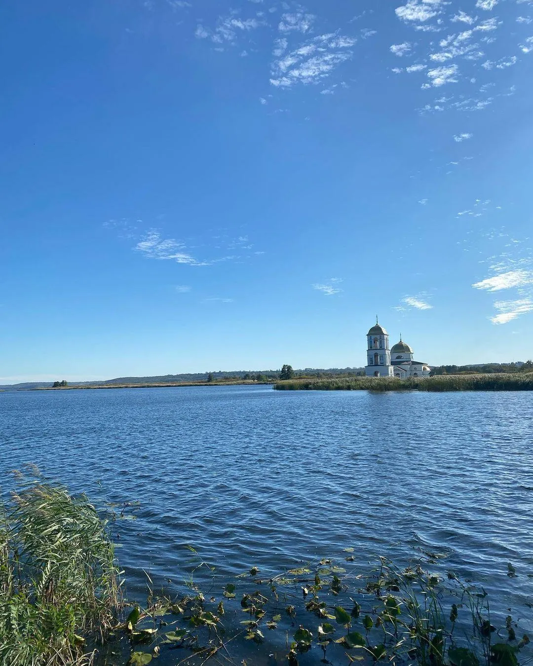 Затоплена церква поблизу Ржищева Затоплена церква поблизу Ржищева