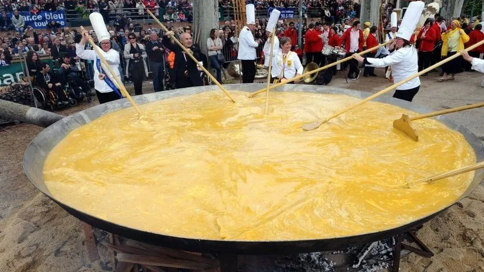 Найбільшу яєчню приготували з 355 тисяч яєць Найбільшу яєчню приготували з 355 тисяч яєць