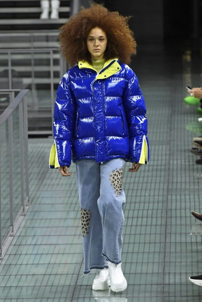 Цієї осені та зими можете сміливо обирати яскраві пуховики Цієї осені та зими можете сміливо обирати яскраві пуховики